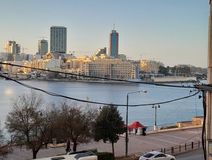 3-Bedroom Sea-View Apartment Isouard, Sliema