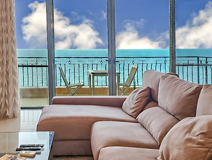 Tower Road Seafront 3-Bedroom Apartment with Parking 🌊🚗