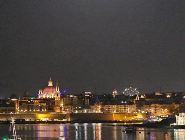 Elegant 2-bedroom Cathedral View Penthouse 🌇⛪